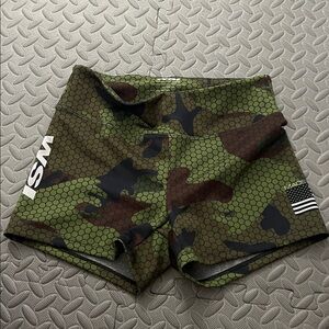 WSI women’s compression shorts medium camo